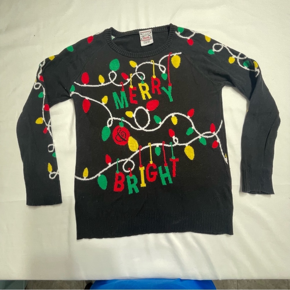 Well Worn brand Merry & Bright Holiday Sweater. Youth L. (10-12). Preowned. Used